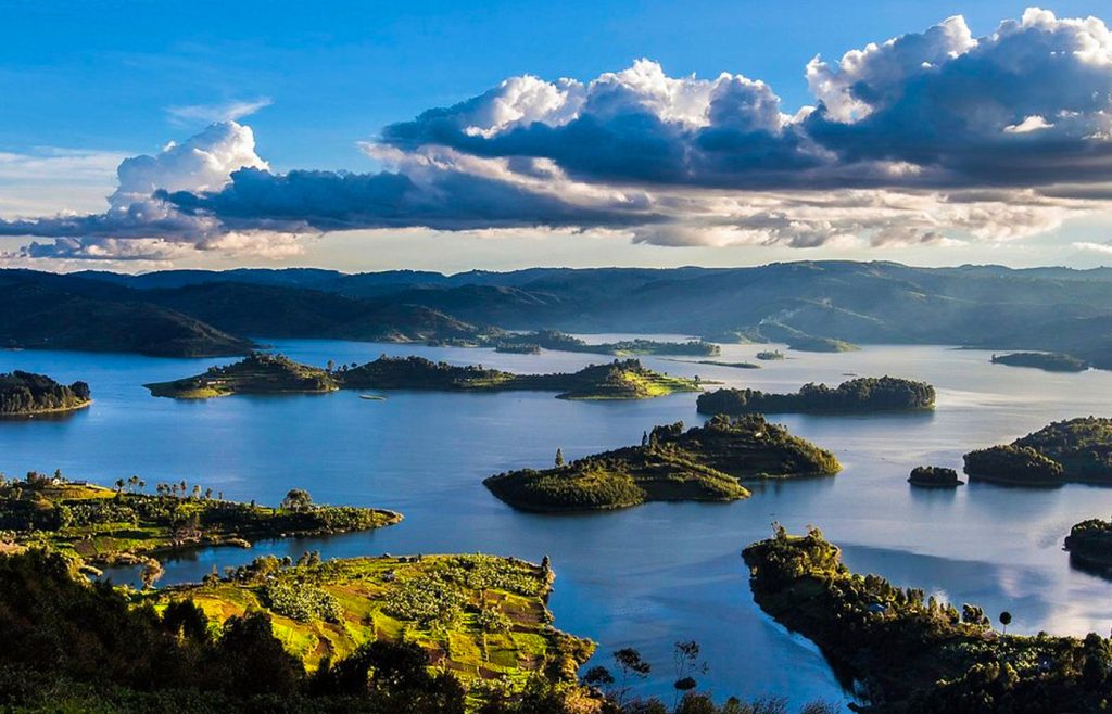 4-days-uganda-gorilla-habituation-lake-bunyonyi-tour